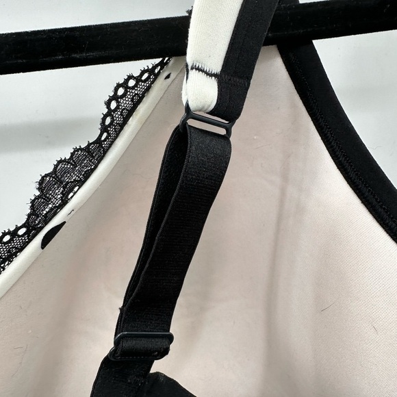 CAIQUE white, black polka dot woman's bra. 48D - Picture 7 of 8